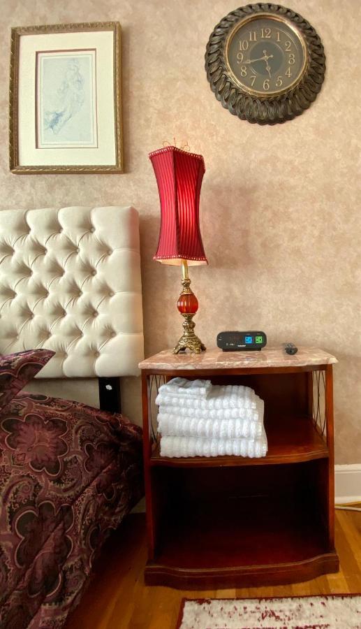 Natalie House Couette-café